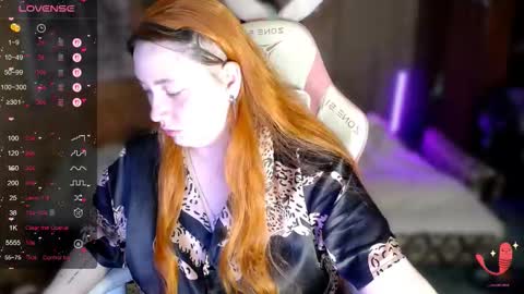 Snapshot of lily_shamy chatting on 11.25.25 Alice online show from 11.25.25