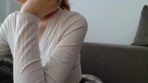 small lily online show from 04.23.26