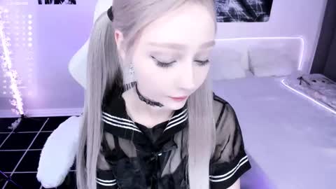 Lily online show from 11.27.25