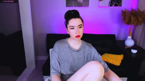 Snapshot of lily_xbaby chatting on 07.05.26 LILY online show from 07.05.26
