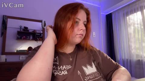 Snapshot of lilya_13 chatting on 09.29.25 Lilya online show from 09.29.25