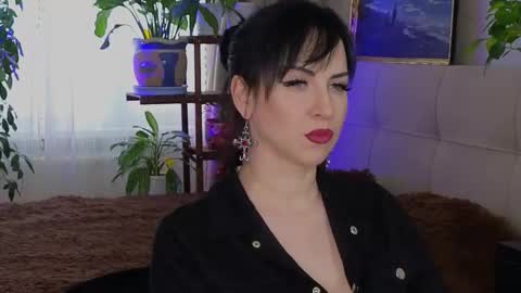 Lily online show from 10.31.25