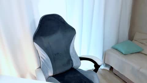 lilydavisss online show from 07.28.26