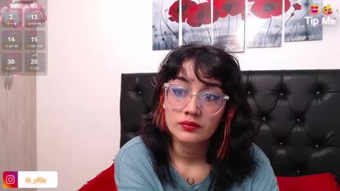 Snapshot of lilyfox23 chatting on 10.04.25 lilyfox23 online show from 10.04.25