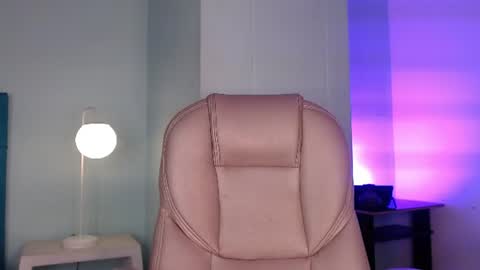 lilyred_ online show from 06.14.26