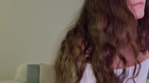 Snapshot of lilyroselyn chatting on 10.12.25 Lily online show from 10.12.25