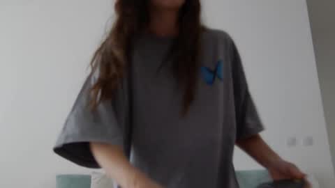 Snapshot of lilyroselyn chatting on 10.17.25 Lily online show from 10.17.25