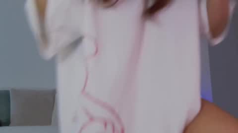 Snapshot of lilyroselyn chatting on 10.18.25 Lily online show from 10.18.25