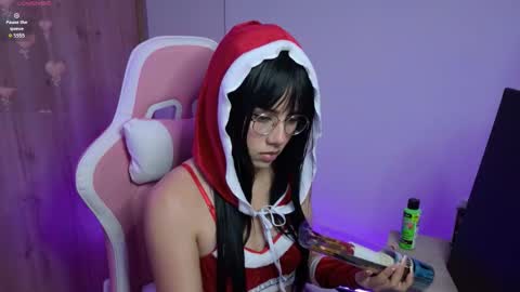 Snapshot of lilyrouse_ chatting on 12.23.25 lily help me to collect more cosplay online show from 12.23.25