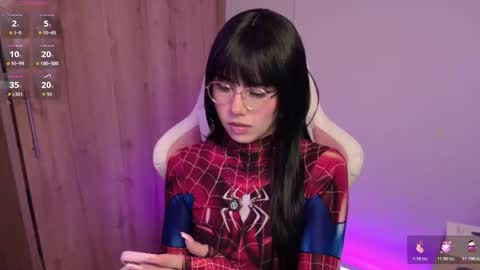 Snapshot of lilyrouse_ chatting on 01.10.26 lily help me to collect more cosplay online show from 01.10.26