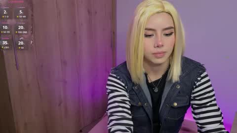 Snapshot of lilyrouse_ chatting on 03.27.26 lily help me to collect more cosplay online show from 03.27.26