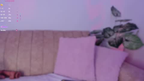 Snapshot of lilysoto chatting on 11.05.25 Lily online show from 11.05.25