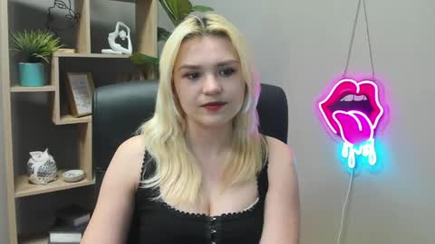 Lily online show from 04.22.26