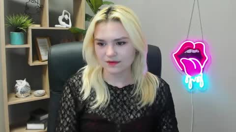 Lily online show from 04.23.26