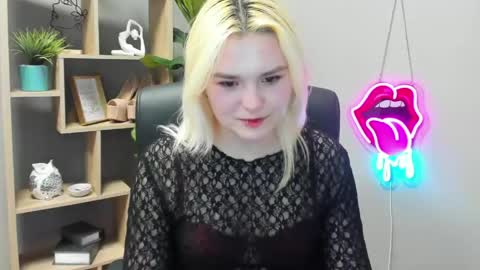 Lily online show from 04.23.26