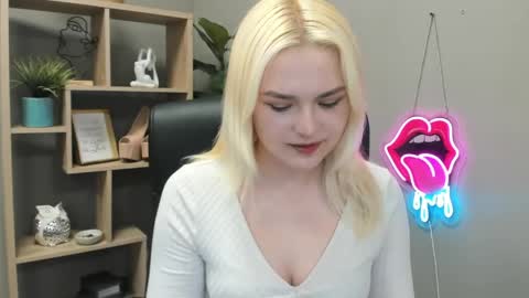 Snapshot of lilysweetxo chatting on 05.14.26 Lily online show from 05.14.26