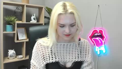 Snapshot of lilysweetxo chatting on 05.22.26 Lily online show from 05.22.26