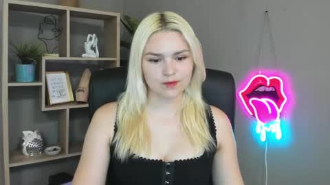 Snapshot of lilysweetxo chatting on 05.24.26 Lily online show from 05.24.26