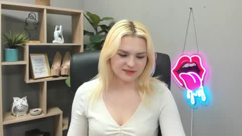 Snapshot of lilysweetxo chatting on 05.29.26 Lily online show from 05.29.26