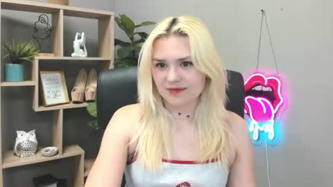 Snapshot of lilysweetxo chatting on 06.01.26 Lily online show from 06.01.26