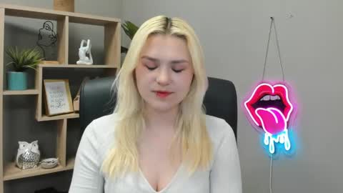 Snapshot of lilysweetxo chatting on 06.03.26 Lily online show from 06.03.26