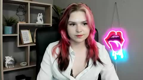 Snapshot of lilysweetxo chatting on 06.14.26 Lily online show from 06.14.26
