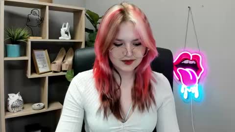 Snapshot of lilysweetxo chatting on 06.16.26 Lily online show from 06.16.26
