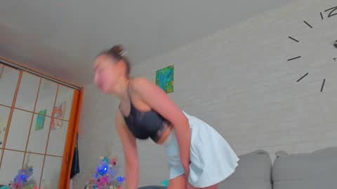 lilyt_007 online show from 12.18.24