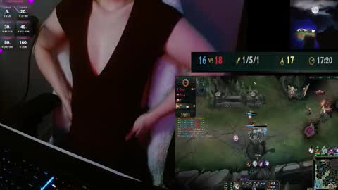 Snapshot of lilythrone chatting on 11.14.25 Lily Rone online show from 11.14.25