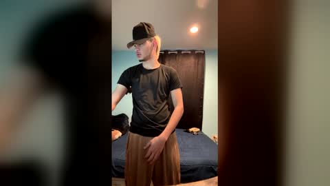 Snapshot of lima_tunes chatting on 12.13.25 lima_tunes online show from 12.13.25