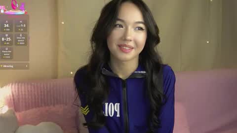 Snapshot of lin_kun chatting on 12.22.25 Lin Use menu to play with me online show from 12.22.25