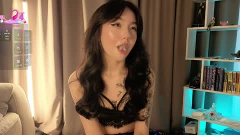 Snapshot of lin_kun chatting on 03.29.26 Lin Use menu to play with me online show from 03.29.26