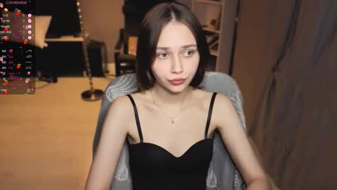 Scarlet online show from 03.17.26