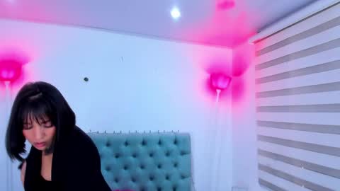  Lina Bedoya  online show from 01.18.25