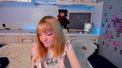 Snapshot of lina_blueeyed chatting on 02.05.25 Lina blueeyed GMT3 1100-1700 Mon Wed Thu Sat Sun online show from 02.05.25