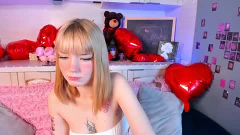 Snapshot of lina_blueeyed chatting on 02.10.25 Lina blueeyed GMT3 1100-1700 Mon Wed Thu Sat Sun online show from 02.10.25