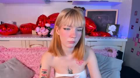 Snapshot of lina_blueeyed chatting on 02.10.25 Lina blueeyed GMT3 1100-1700 Mon Wed Thu Sat Sun online show from 02.10.25