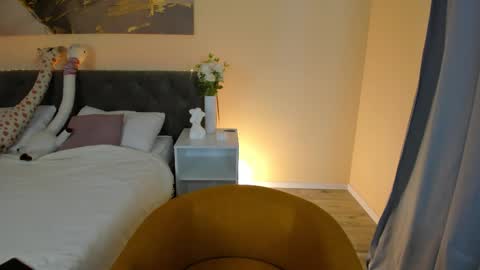 Snapshot of lina_blueeyed chatting on 09.27.25 Lina blueeyed GMT3 1100-1700 Mon Wed Thu Sat Sun online show from 09.27.25