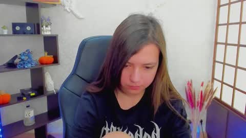 Lina online show from 12.14.24