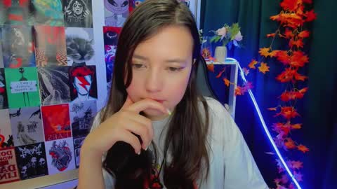 Lina online show from 12.19.24