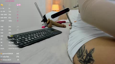Snapshot of lina_garcia chatting on 12.27.24   online show from 12.27.24