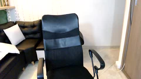 lina_kl online show from 11.13.25