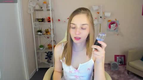 Snapshot of lina_reeds chatting on 10.26.25 LINA online show from 10.26.25