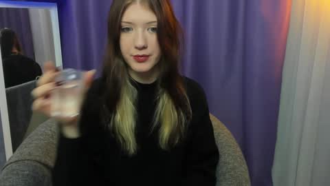 Snapshot of lina_vi chatting on 12.19.24 Lina online show from 12.19.24