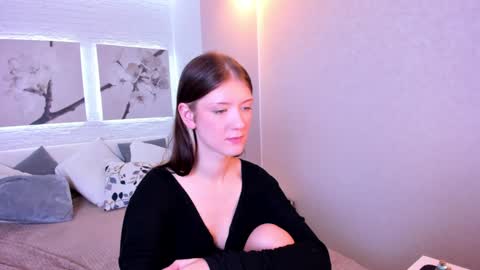 Snapshot of lina_vi chatting on 12.22.24 Lina online show from 12.22.24