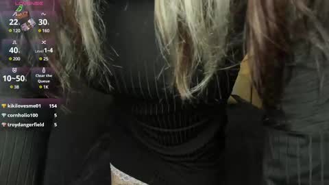 Snapshot of lina_vi chatting on 02.21.25 Lina online show from 02.21.25