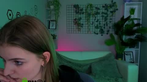 linaa_dolly online show from 06.09.26