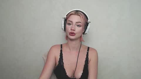 linacute52 online show from 10.10.25