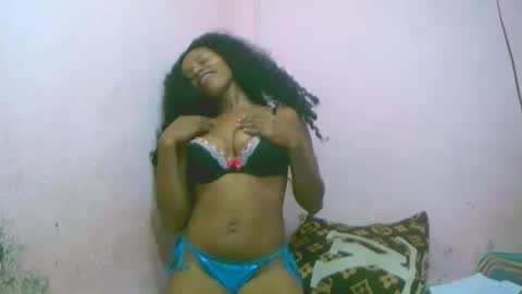 linah1123 online show from 12.04.25