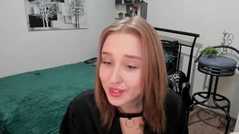 Snapshot of linatruly chatting on 03.04.25 Lina online show from 03.04.25